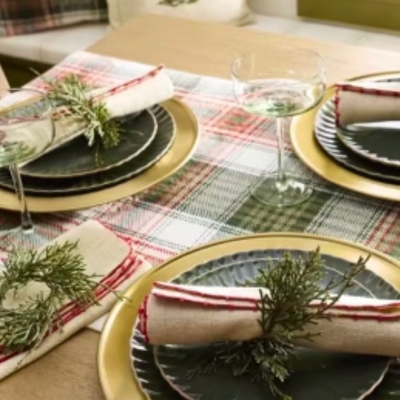 HEARTH & HAND NWT 4pc faux cypress sprig Christmas napkin rings -green -3” - Picture 2 of 3